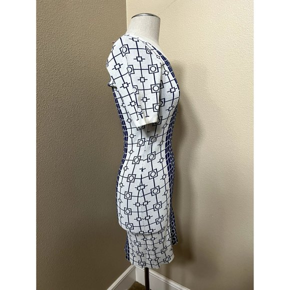 ROMEO & JULIET COUTURE Women's geometric print dress blue white size SMALL - Picture 2 of 4